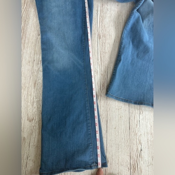 LOFT Curvy Button Front High Rise Kick Crop Jeans Indigo Wash 12 / 31 - Picture 10 of 12